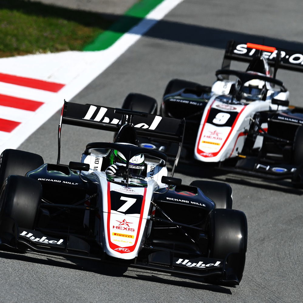 Menang Feature Race F3 Spanyol, Martins Puncaki Klasemen